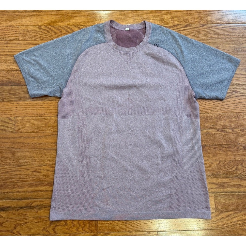 Lululemon Metal Vent Tech Shirt Tee Mens Large Purple Gray Athletic Gym Workout